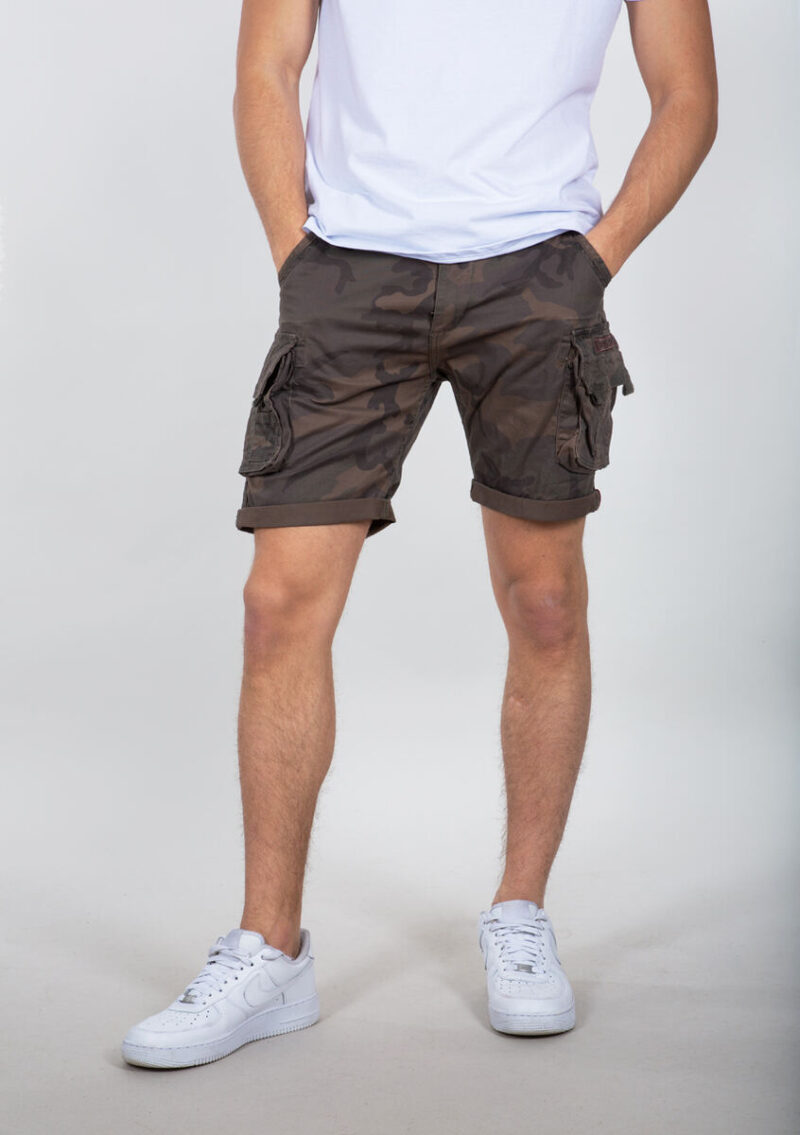 Short Crew camuflaje marca Alpha Industries