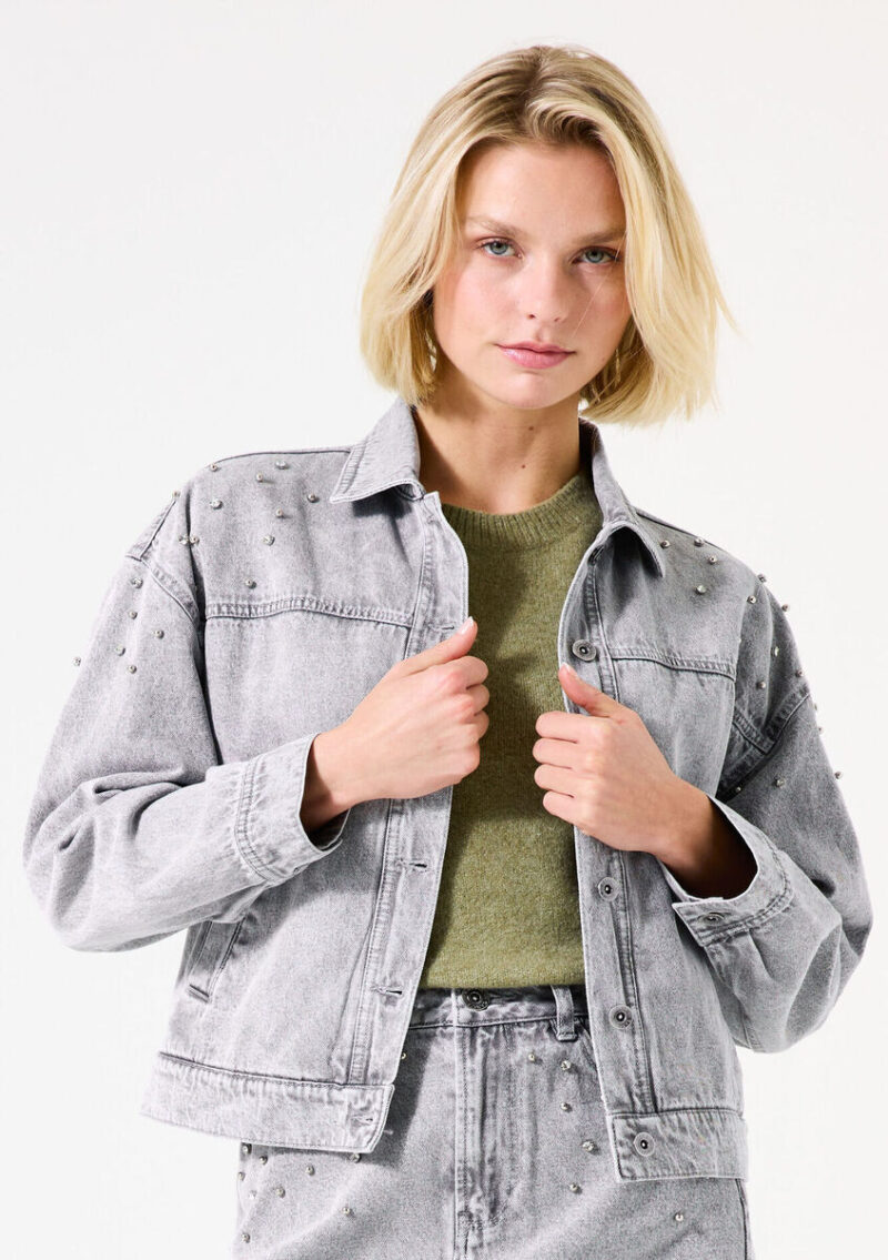 Cazadora denim tachuelas marca Garcia